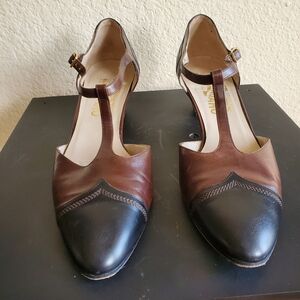 Ferragamo sz 8 brwn/blk heel